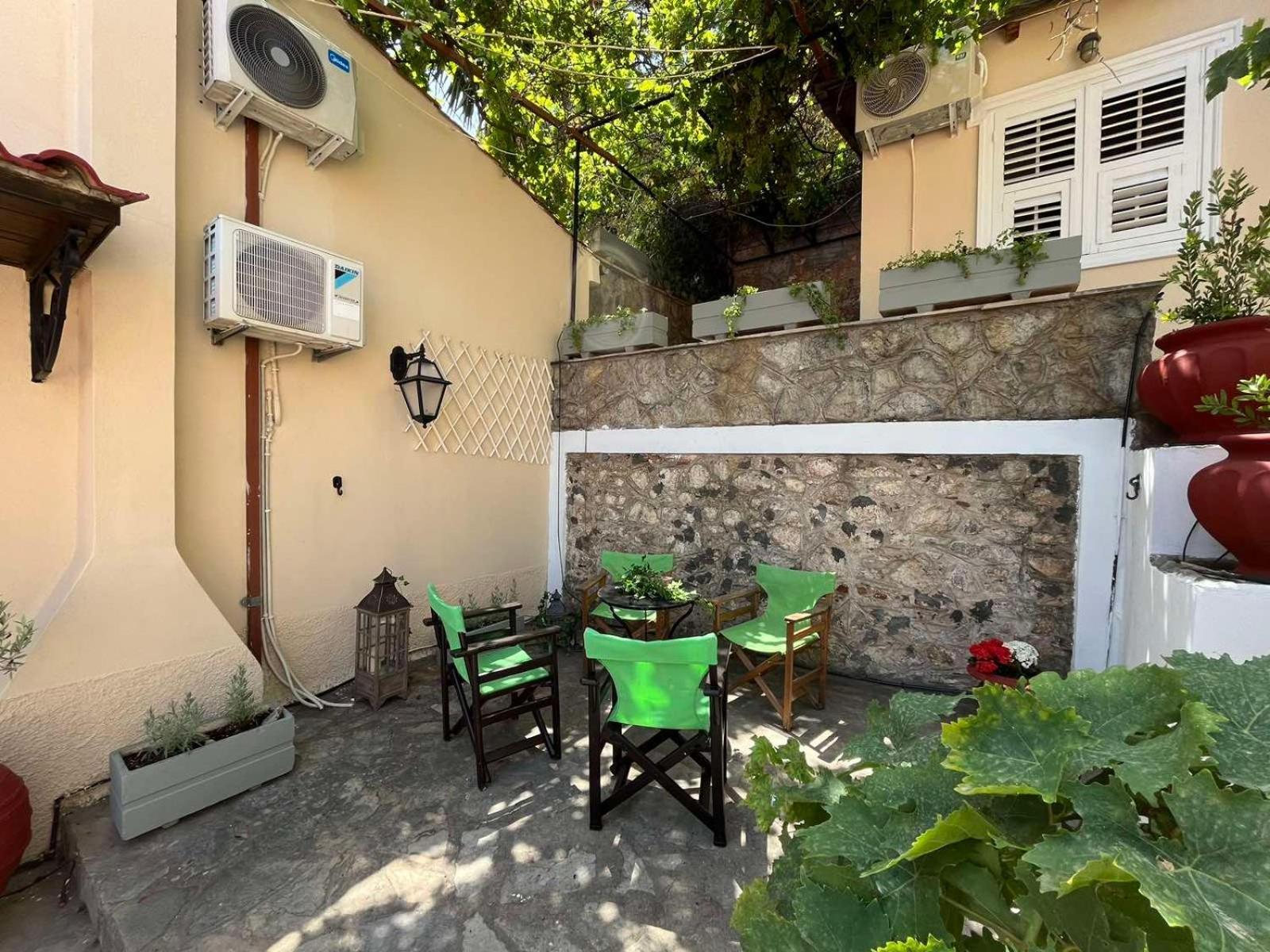 Secret Garden Apartment นาฟปลิโอ ภายนอก รูปภาพ